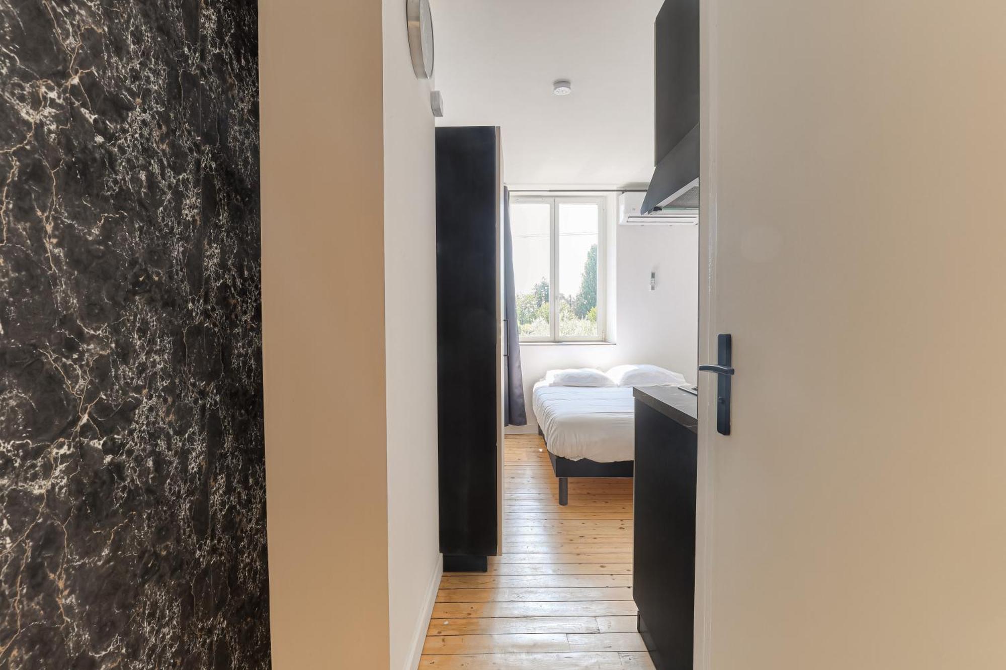 Le Berlin - Les Appartements De L'Olivier Loyettes Екстериор снимка